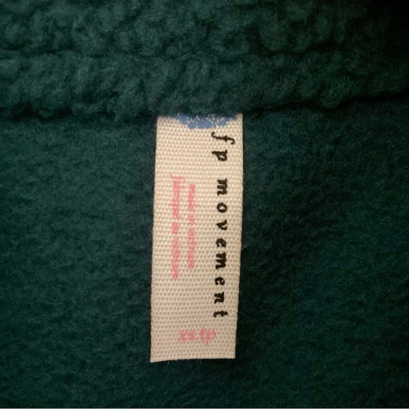 NWT Free People FP Movement Hit the Slopes fleece jacket cropped Turquoise XS - Picture 3 of 5
